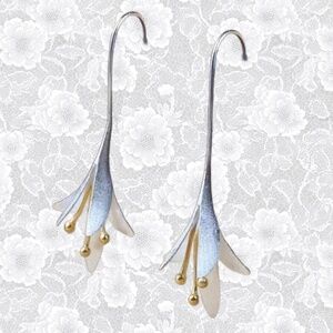 NEW Silver Calla Lily Dangle Earrings